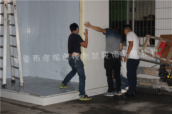 搭建一臺(tái)步入式恒溫房也是不容易的